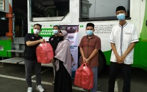 ACT Purwakarta Bagikan Makan Lewat Foodtruck Ifthar Ramadhan