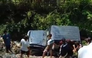 Niat Bersilaturahmi, Mobil Ini Terperosok ke Jurang di Sukasari Purwakarta