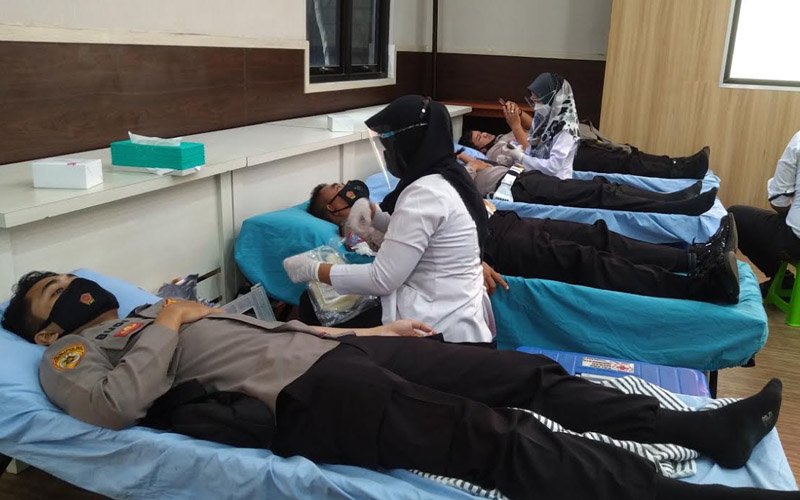 Polres Purwakarta Gelar Donor Darah Menyambut HUT Bhayangkara ke-75