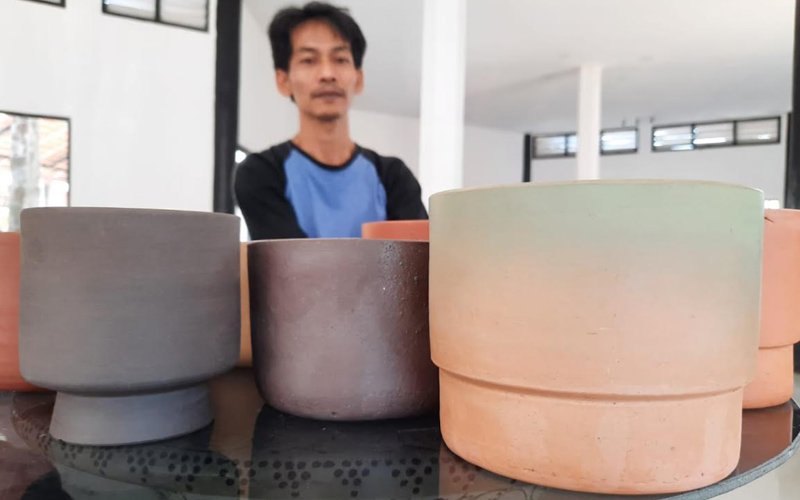 Ikuti Perkembangan Jaman, Pengrajin Keramik Plered Terus Berinovasi