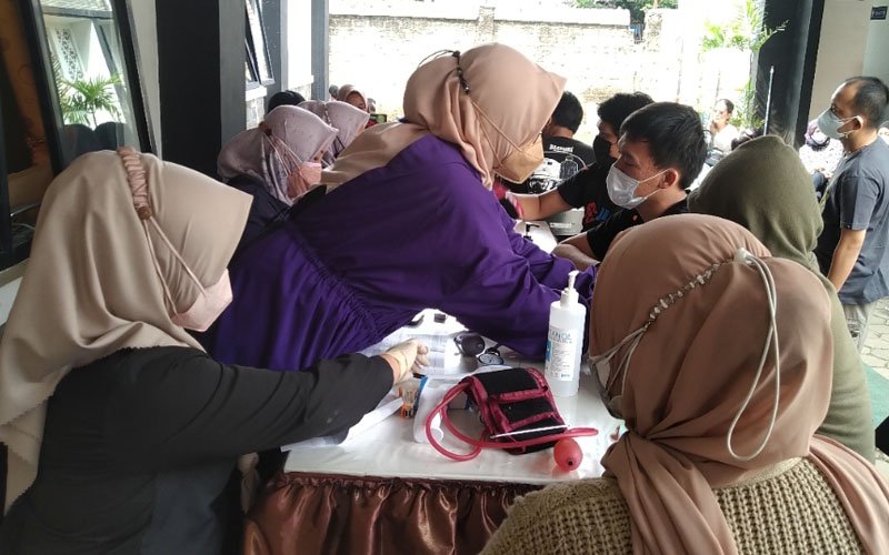 Pelaku Pariwisata dan Ekonomi Kreatif Purwakarta Kini Dapat Serbuan Vaksinasi