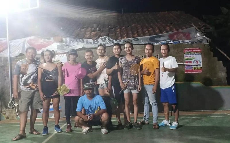 Memeriahkan HUT RI-76, Eko Sutikno Calon Kades Bunder dan Daseng Gugur Di Semifinal Turnamen Bulutangkis