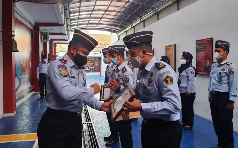 Pegawai Lapas Purwakarta Dapat Penghargaan Karena Gagalkan Penyelundupan Narkoba
