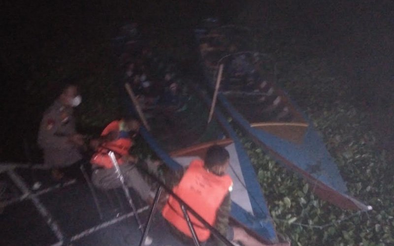 Tujuh Orang Berhasil Diselamatkan Setelah Terjebak Eceng Gondok di Waduk Jatiluhur