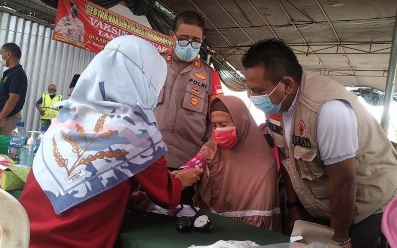 Warga Lansia di Kecamatan Pasawahan Antusias Ikuti Kegiatan Vaksinasi Covid-19