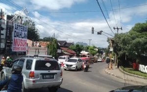 Baliho Bertuliskan Arteria Dahlan Musuh Orang Sunda Jadi Perhatian Warga di Purwakarta