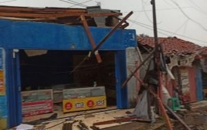 Puluhan Rumah di Desa Babakankancikao Rusak Diterjang Angin Puting Beliung