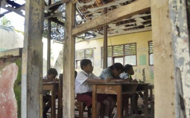 Ratusan Sekolah di Karawang Alami Kerusakan, Pemkab Karawang: Tidak Ada Anggaran