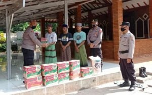 Pererat Silaturahmi Dengan Tokoh Agama, Polsek Bungursari Gelar Baksos Jumat Berkah