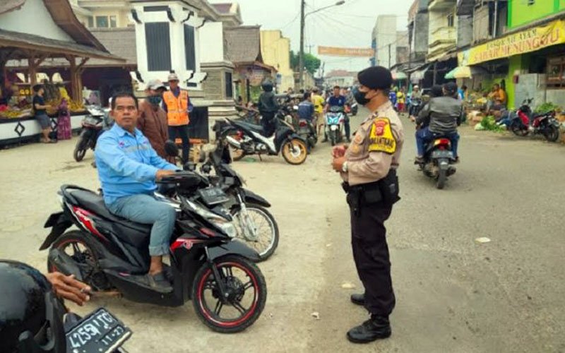 Meski Covid-19 Turun, Polsek Plered Terus Minta Masyarakat Tetap Terapkan Prokes