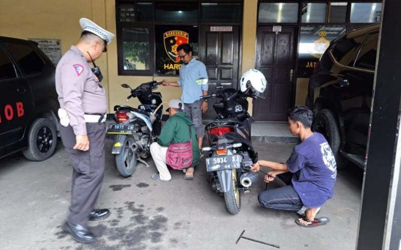 Polisi di Purwakarta Tindak Tegas Sejumlah Pengendara Motor Dengan Knalpot Brong