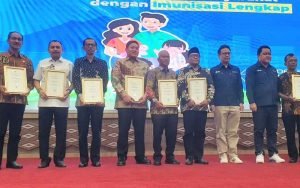 Lampaui Target Balita Penerima Imunisasi Polio, Purwakarta Raih Penghargaan Nasional