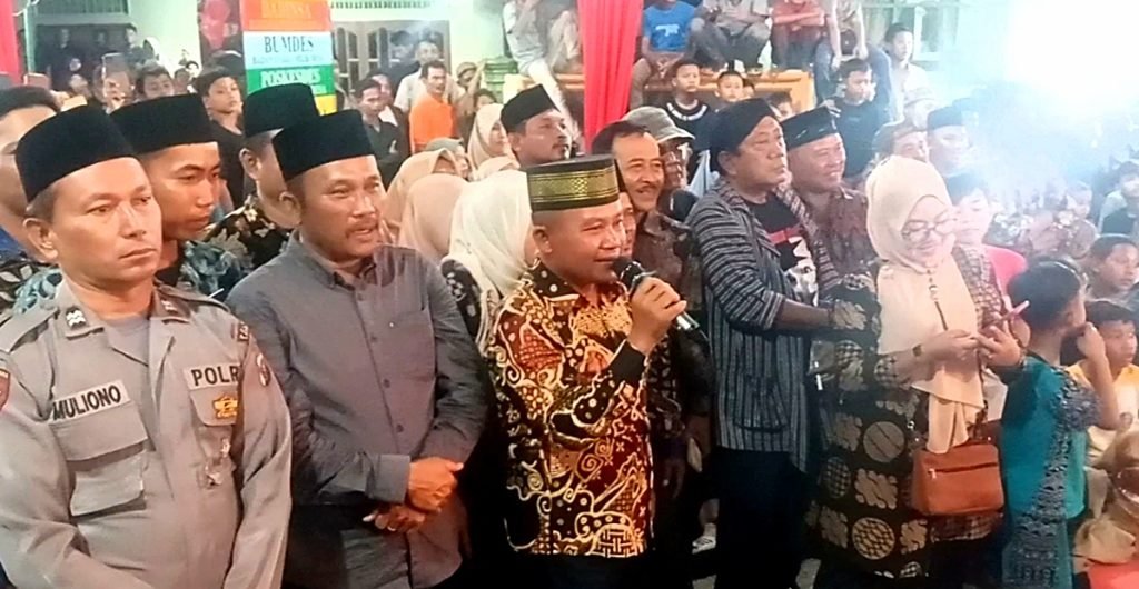 Meriah!!, Vidcon Ganjar Pranowo Buat Suasana Gebyar Seni 1 Syuro dan Bersih Deso Buat Warga Ceria Meriah!!, Vidcon Ganjar Pranowo Buat Suasana Gebyar Seni 1 Syuro dan Bersih Deso Buat Warga Ceria