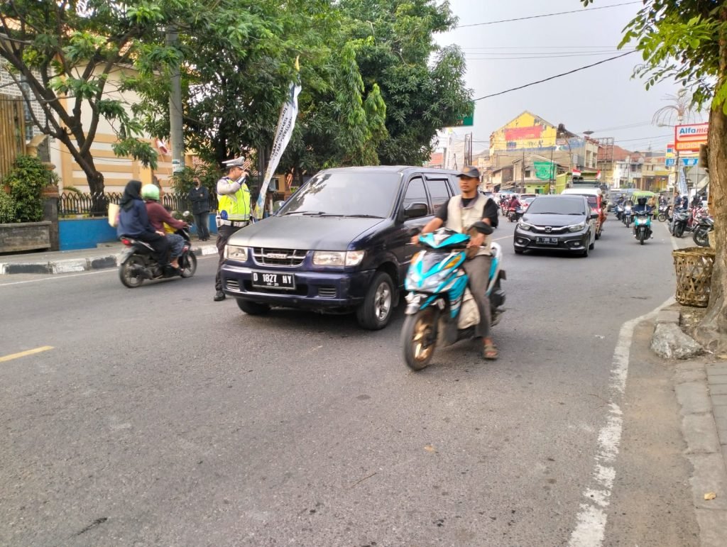 Wujud Quick Wins Presisi, Satlantas Polres Purwakarta Rutin Lakukan Gatur Lantas Kepolisian, jajaran Satuan Lalulintas (Satlantas) Polres Purwakarta, Polda Jawa Barat selalu hadir ditengah-tengah masyarakat