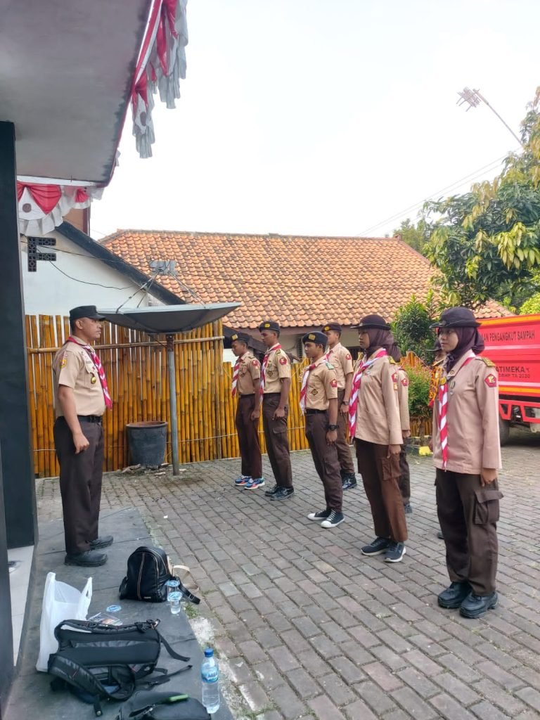 Saka Bhayangkara Satpolairud Polres Purwakarta Ikut Meriahkan HUT RI Ke-78 Di Kecamatan Jatiluhur Pasukan yang di terjunkan sejumlah 14 orang, 11 orang anggota dan 3 pamong saka. Pada pengamanan tersebut anggota di sebar di 3 titik lokasi di gerbang PT. PAS,