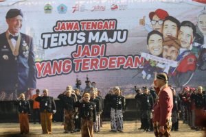 Ganjar Bungkukkan Badan Ucapkan Terima Kasih pada Masyarakat Jawa Tengah