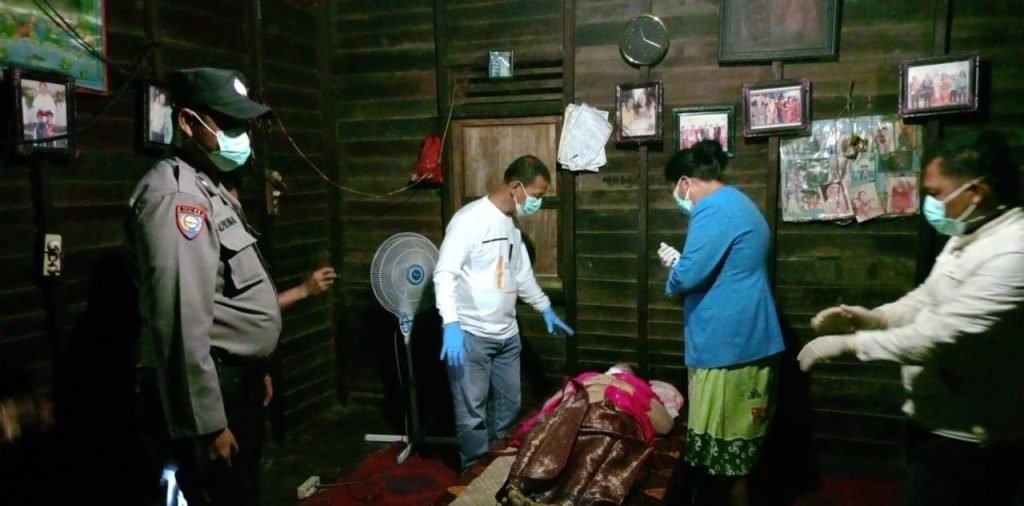 evakuasi dilakukan setelah menerima laporan masyarakat adanya orang gantung diri di Lokasi ladang di Desa Pananggahan Kec. Barus Utara
