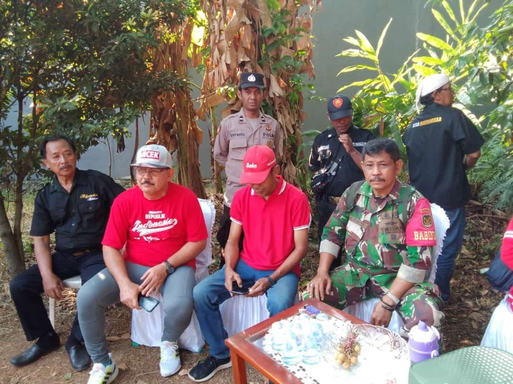 Sinergitas TNI-Polri Kompak Lewat Sambang Warga TNI-Polri bersama warga bertujuan untuk mempererat hubungan baik mewujudkan situasi Kamtibmas yang aman dan kondusif.