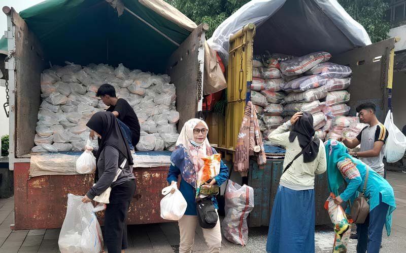 Sambut Lebaran, Pemkab Purwakarta Salurkan Ribuan Paket Sembako Bersubsidi