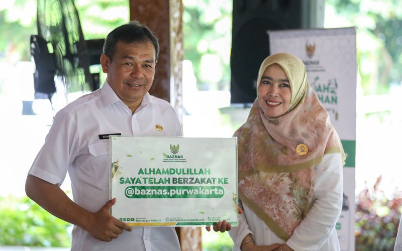 Forkopimda Purwakarta Salurkan Zakat Fitrah Melalui Baznas