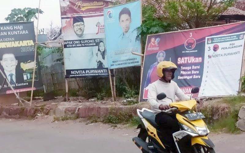 Pemkab Purwakarta Akan Tertibkan Baliho Pilkada yang Langgar Aturan