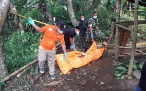 Penemuan Mayat Pria Tanpa Indentitas di Sebuah Saung di Purwakarta