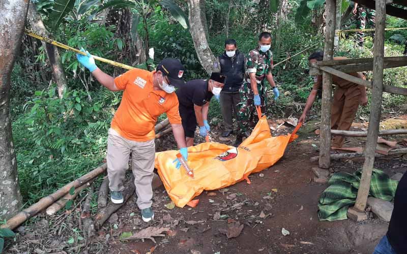 Penemuan Mayat Pria Tanpa Indentitas di Sebuah Saung di Purwakarta