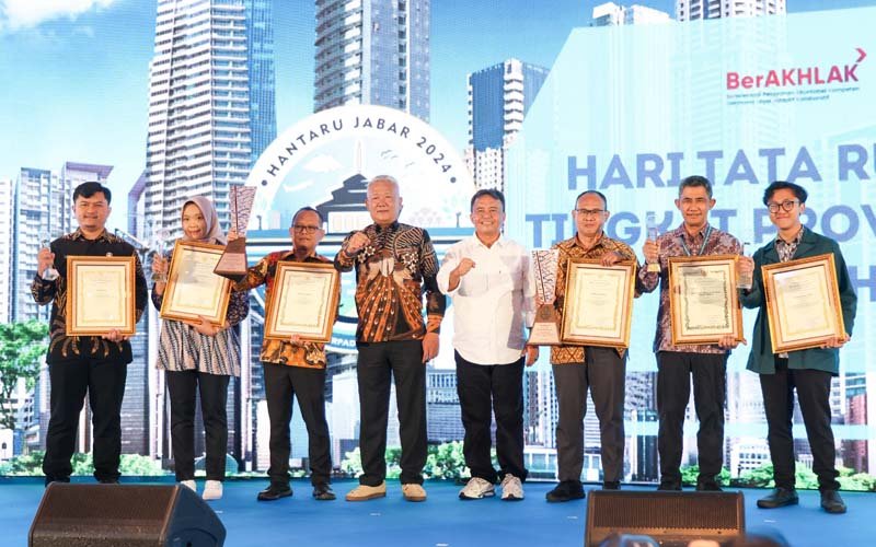 Pemkab Purwakarta Raih Penghargaan Penyelenggaraan Penataan Ruang