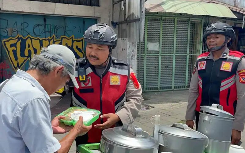 Sambut Bulan Rajab, Polres Purwakarta Gelar Bakti Sosial