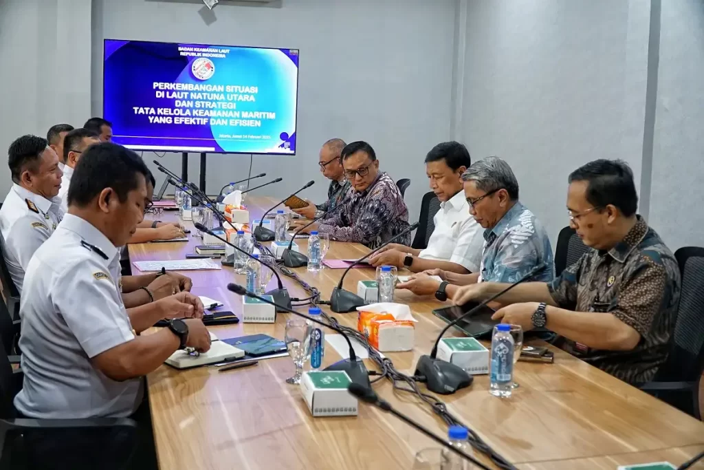 Tantangan Maritim Kian Kompleks, Bakamla dan Penasihat Presiden Bahas Strategi Penguatan Keamanan Laut Diskusi antara Bakamla RI dan Staf Ahli Penasihat Khusus Presiden Bidang Politik dan Keamanan yang membahas membahas strategi untuk memperkuat keamanan laut Indonesia (Dok. Ist)
