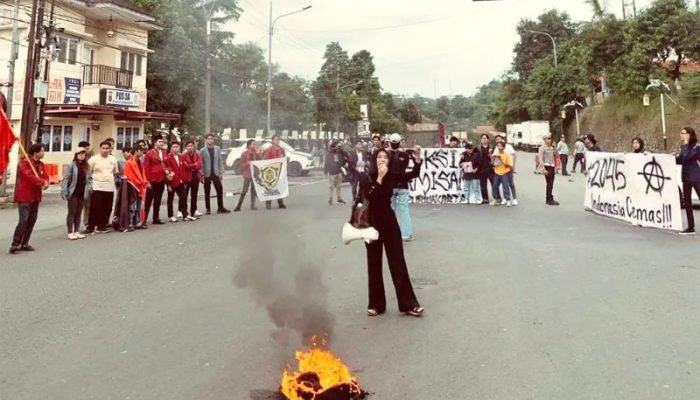 Tolak Kebijakan Anti Rakyat, Aliansi BEM Purwakarta Gelar Aksi Indonesia Gelap