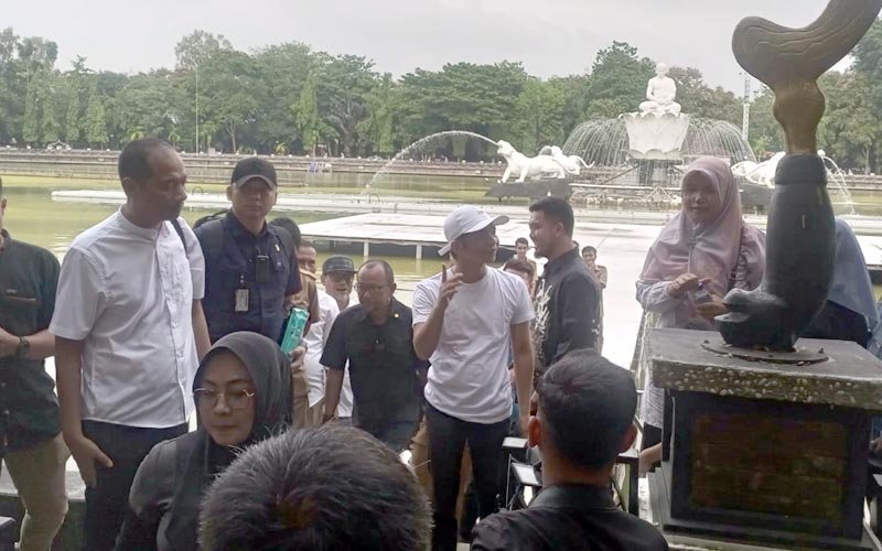 Binzein Tinjau Kesiapan Pertunjukan Air Mancur Sri Baduga Purwakarta Pertunjukan air mancur Sri Baduga Purwakarta