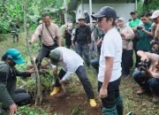 Jaga Sumber Air, Bupati Purwakarta Tanam 1000 Pohon di Leuweung Tiis