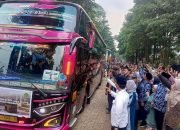 308 Jemaah Haji Asal Purwakarta Diberangkatkan Dengan 220 Mobil Dinas