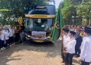 Bupati Purwakarta Binzein Lepas 445 Calon Jemaah Haji Kloter 5