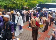 Kepulangan Jemaah Haji Purwakarta Kloter Terakhir Disambut Haru Keluarga