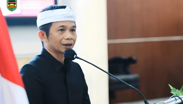 Bupati Purwakarta saat paripurna Raperda Perubahan APBD 2025