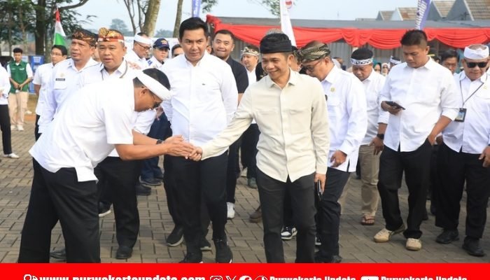 Dekatkan Layanan ke Warga, Bupati Om Zein Hadiri Pelayanan Terpadu di Bungursari