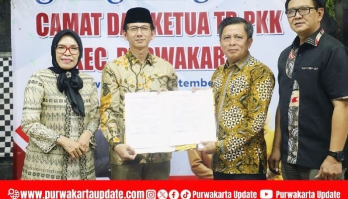 Plh. Sekda, Nina Herlina Hadiri Sertijab Camat dan Ketua TP PKK Kecamatan Purwakarta