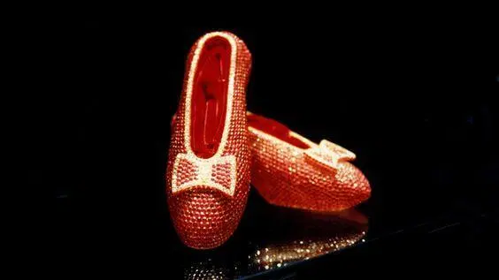 Intip 13 sepatu termahal di dunia dengan harga tembus Rp283 miliar. Dari material meteorit hingga ribuan berlian murni!