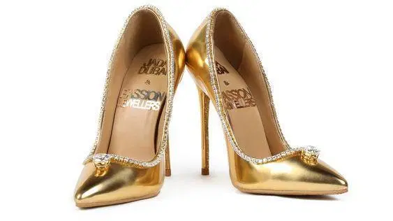 Intip 13 sepatu termahal di dunia dengan harga tembus Rp283 miliar. Dari material meteorit hingga ribuan berlian murni!