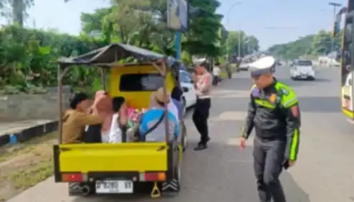Cegah Kecelakaan Lalulintas, Polres Purwakarta Larang Pickup Angkut Penumpang