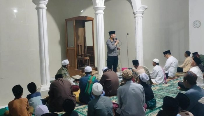 Lewat Safari Tarawih, Polsek Sukatani Ingatkan Warga Jaga Keamanan Lingkungan