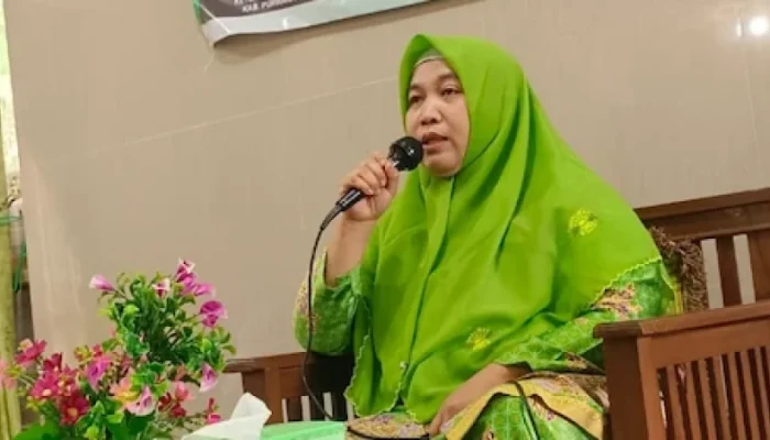 Bukan Cuma Bagi Takjil, Muslimat NU Purwakarta Gas Pol Aksi Sosial Ramadan Aksi sosial Muslimat NU Purwakarta membagikan sembako dan kegiatan Ramadan.