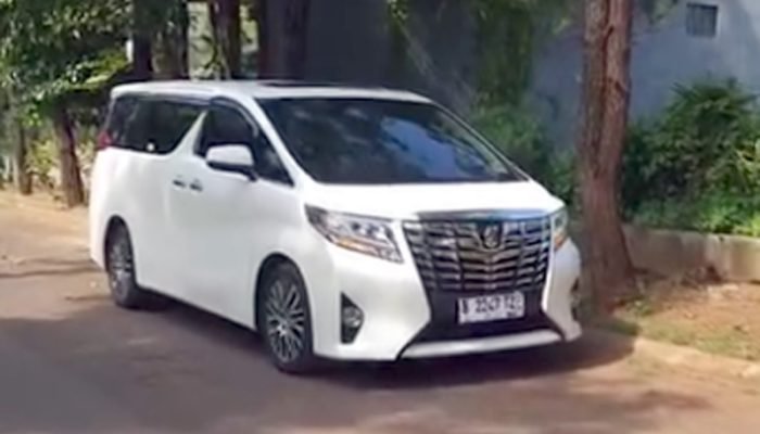 Dedi Mulyadi Pinjamkan Alphard Dinas ke Wali Kota Banjar, Untuk Apa? Mobil Alphard milik Dedi Mulyadi. (Foto: IG)