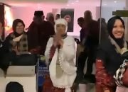 Disambut Hangat Keluarga, 37 Jemaah Umrah Travel Rizma Tour Asal Subang Tiba di Tanah Air