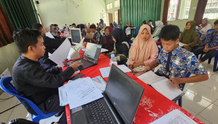 SPMB Tahap 1 Ditutup, Ratusan Ribu Calon Murid Baru Siap Daftar Ulang SPMB Jabar Tahap 1