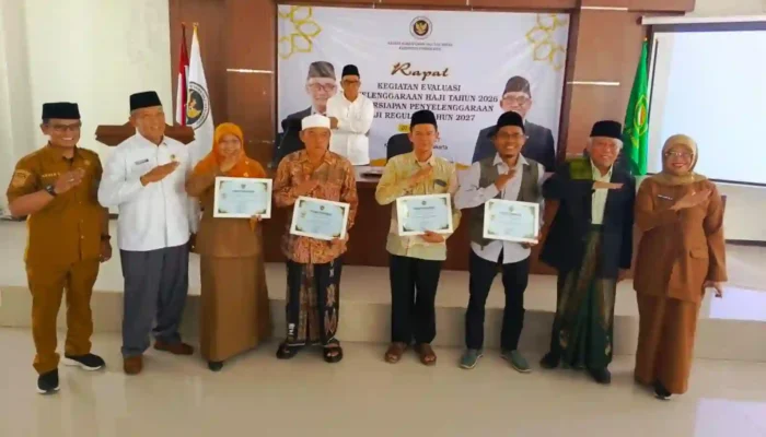 Penyelenggaraan Haji 2026 Lancar, Kemenhaj Kabupaten Purwakarta Berikan Penghargaan Ke KBIH Dan Tenaga Medis