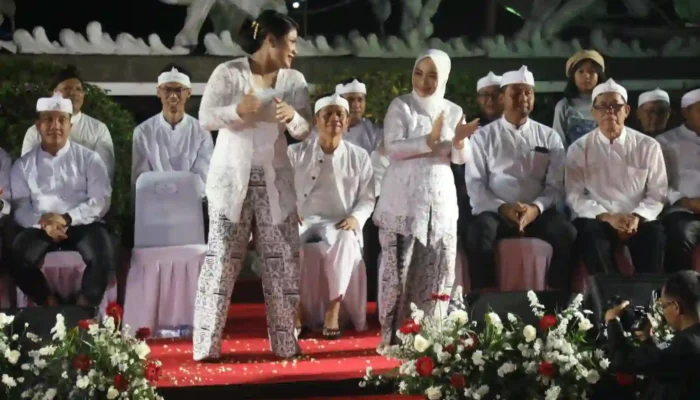 Malam Festival Budaya Hari Jadi Purwakarta, Kemegahan yang Mengandung Makna.