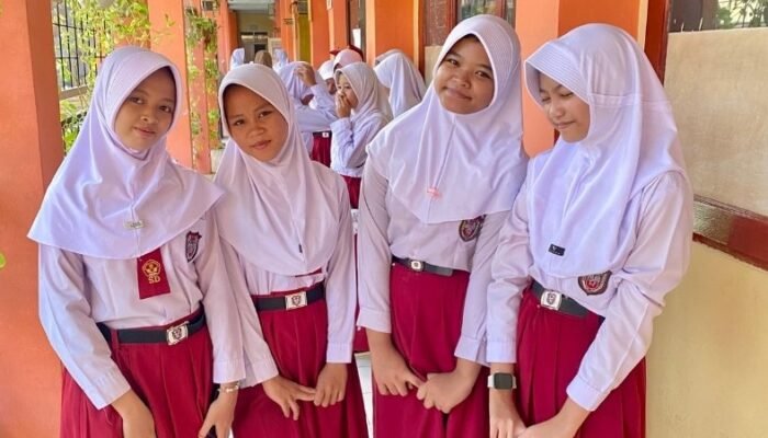 “Welcome Banget!” Kesan Pertama Murid Baru Warnai Hari Perdana Daftar Ulang di SMPN 4 Purwakarta